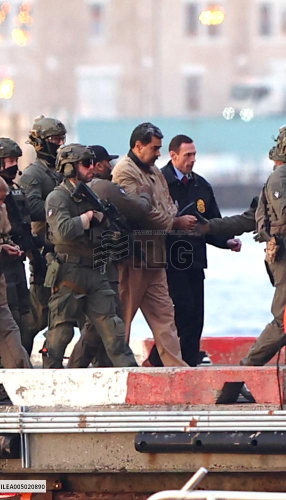 Maduro with Is Wife Arrive at New York Heliport - NYC