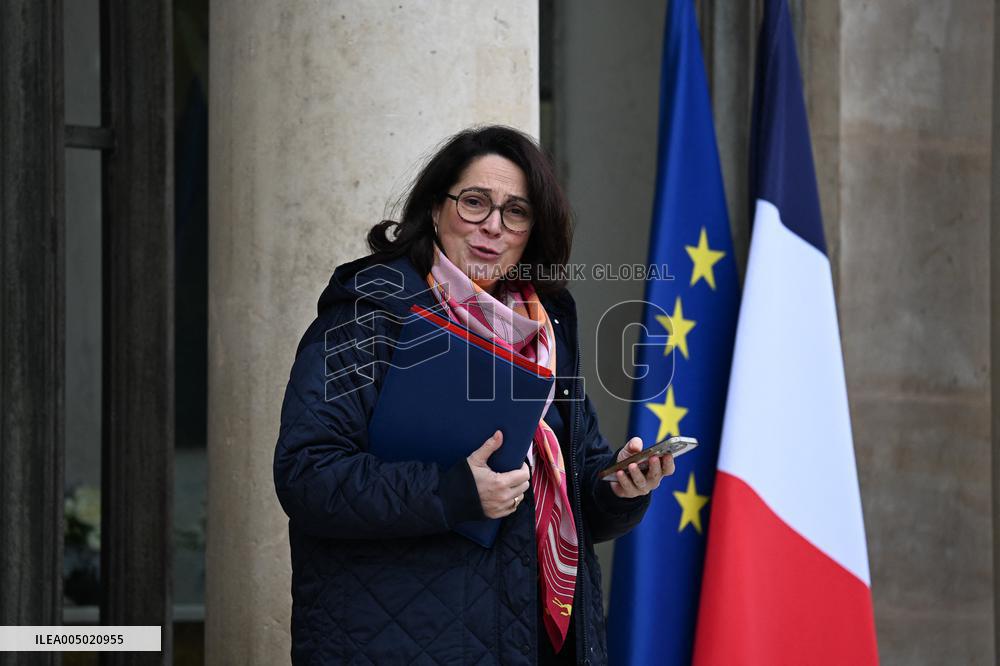 First Weekly Cabinet Meeting of 2026 - Paris