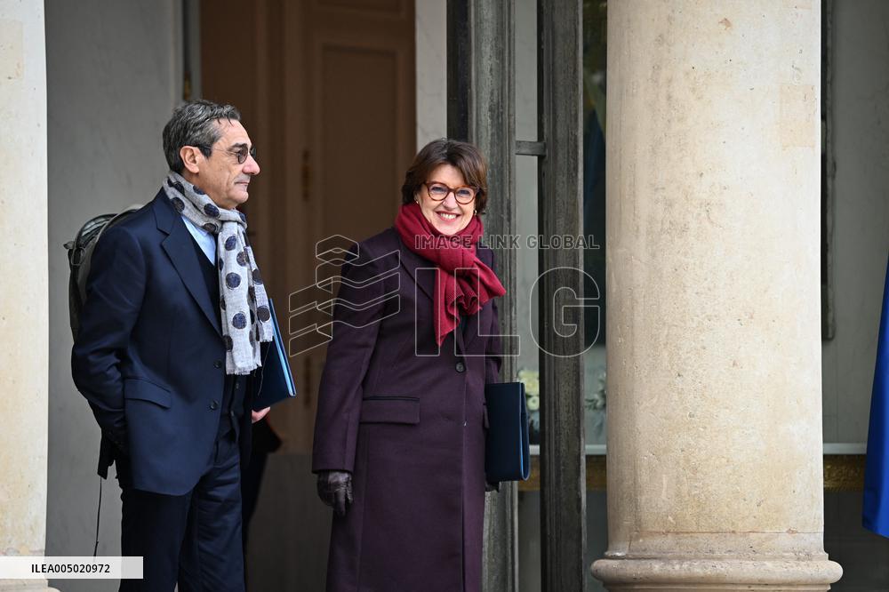 First Weekly Cabinet Meeting of 2026 - Paris