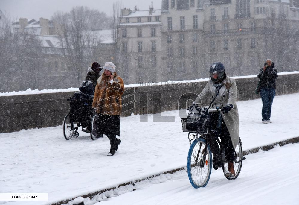 Paris Under The Snow - Paris