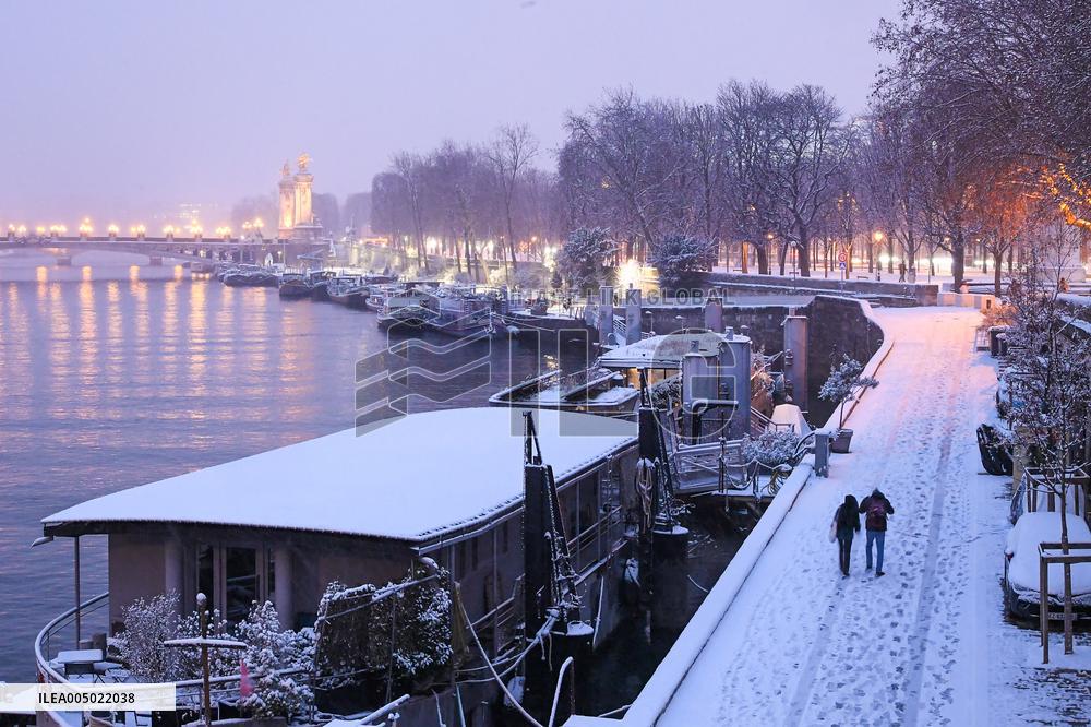 Paris Under The Snow - Paris