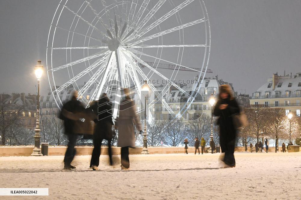 Paris Under The Snow - Paris