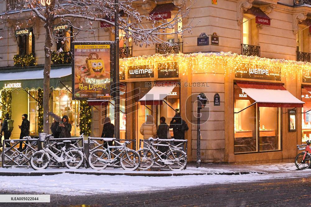 Paris Under The Snow - Paris