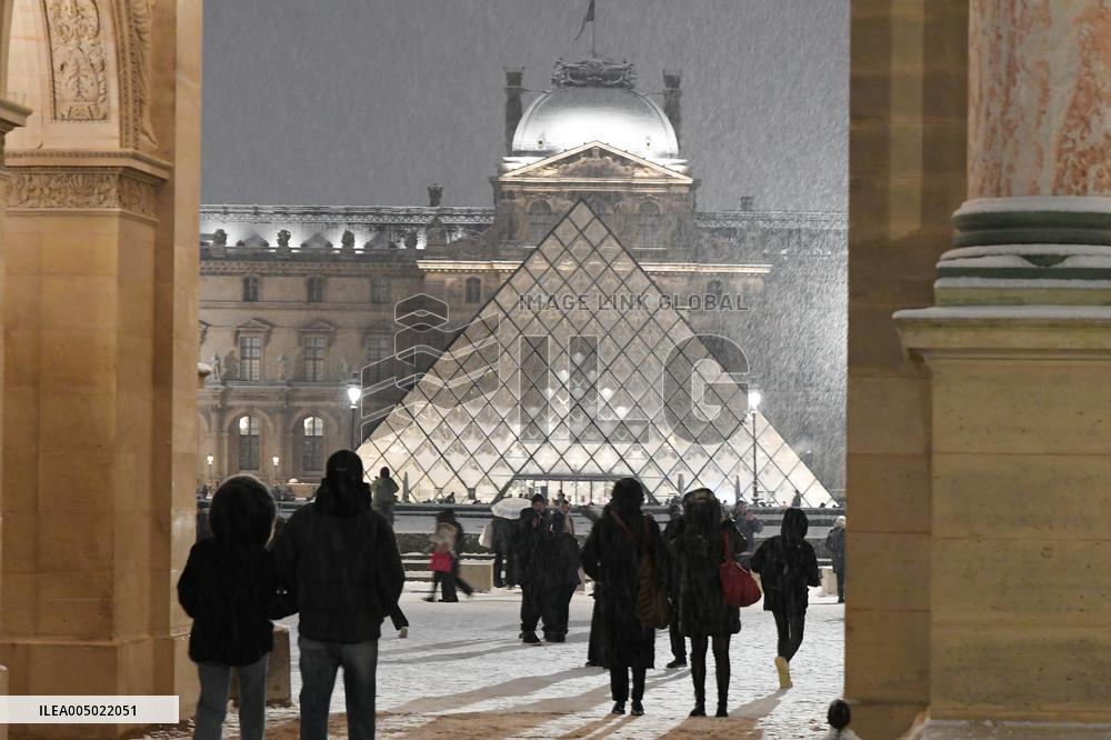 Paris Under The Snow - Paris