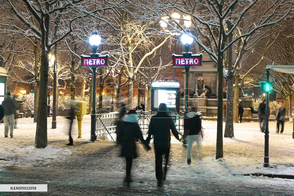 Paris Under The Snow - Paris