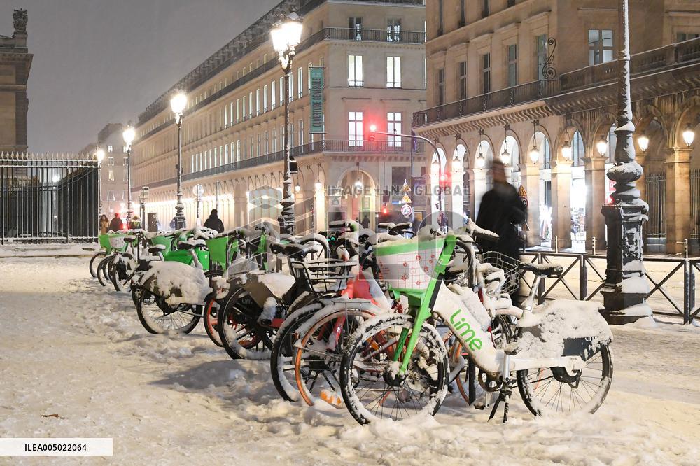Paris Under The Snow - Paris