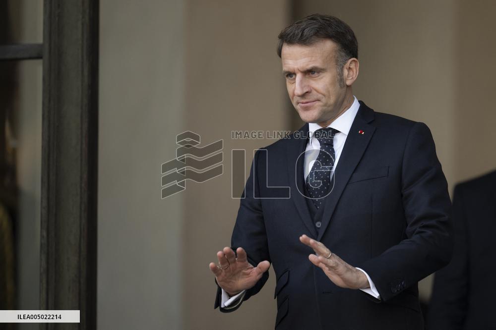 Macron and Carney Meet Ahead of Summit - Paris