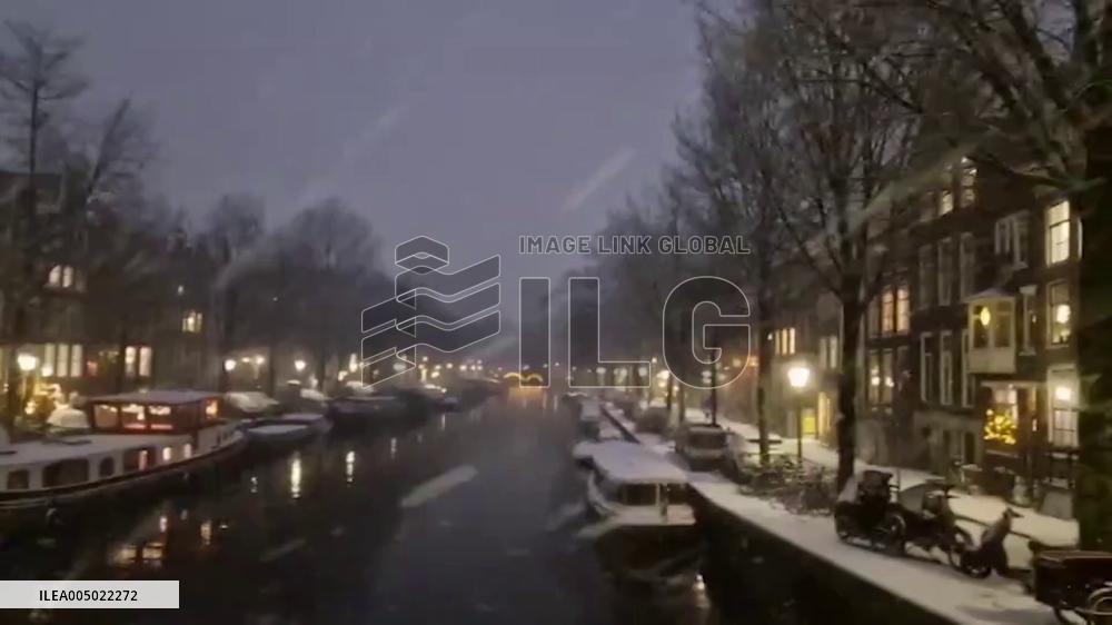 Netherlands: Heavy Snow Cancels Flights and Halts Trains Around Amsterdam 3