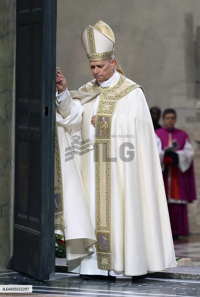Pope Leo XIV Closes the Holy Door of St. Peter's Basilica - Vatican