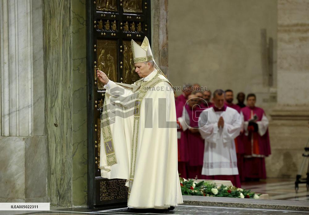Pope Leo XIV Closes the Holy Door of St. Peter's Basilica - Vatican