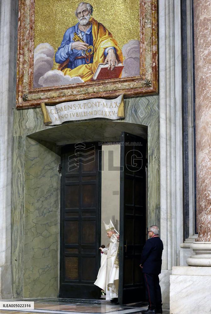 Pope Leo XIV Closes the Holy Door of St. Peter's Basilica - Vatican