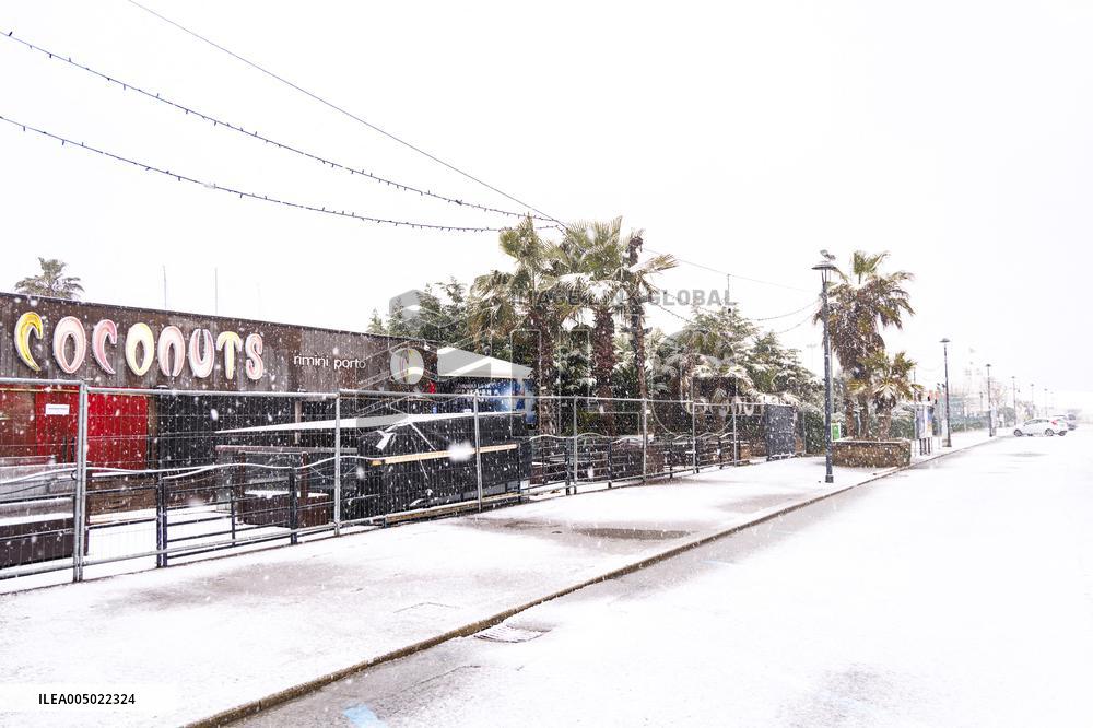 Heavy Snow Covers Beach On Epiphany - Rimini