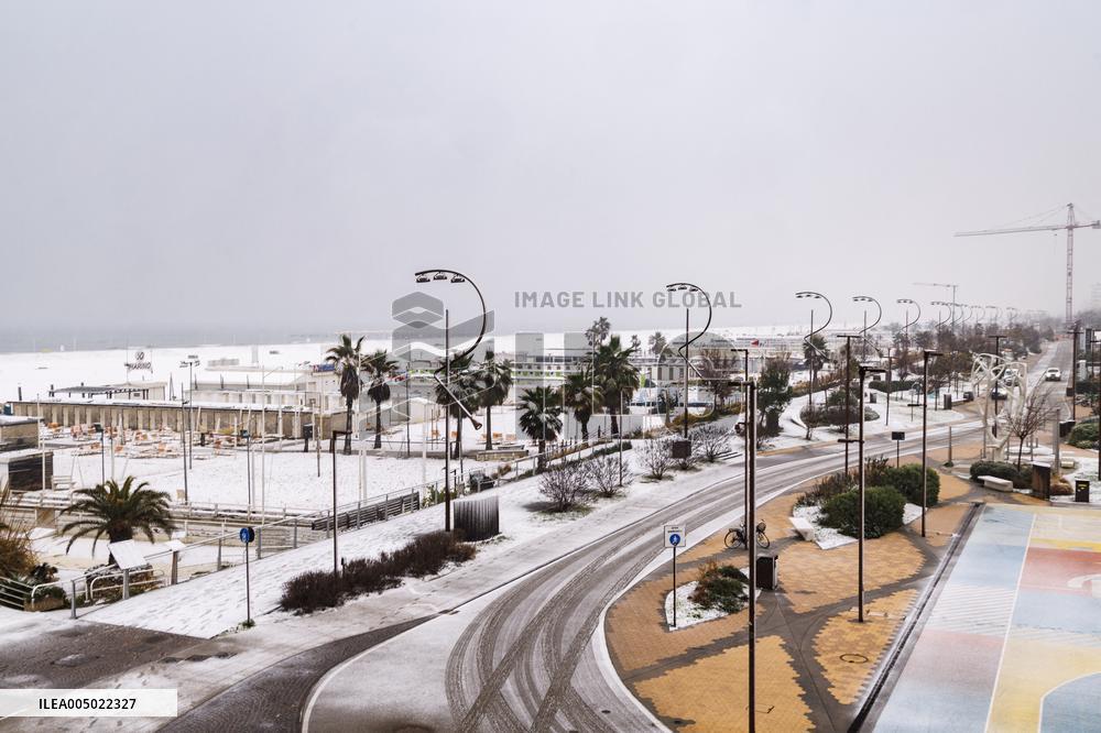 Heavy Snow Covers Beach On Epiphany - Rimini