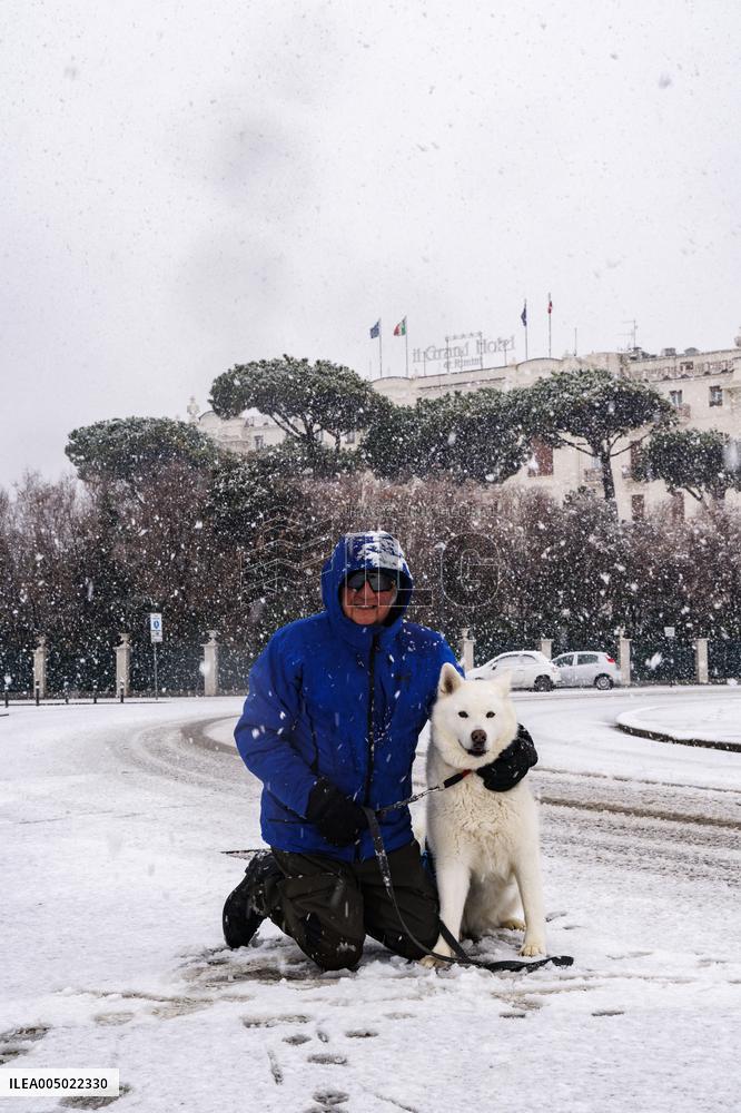Heavy Snow Covers Beach On Epiphany - Rimini