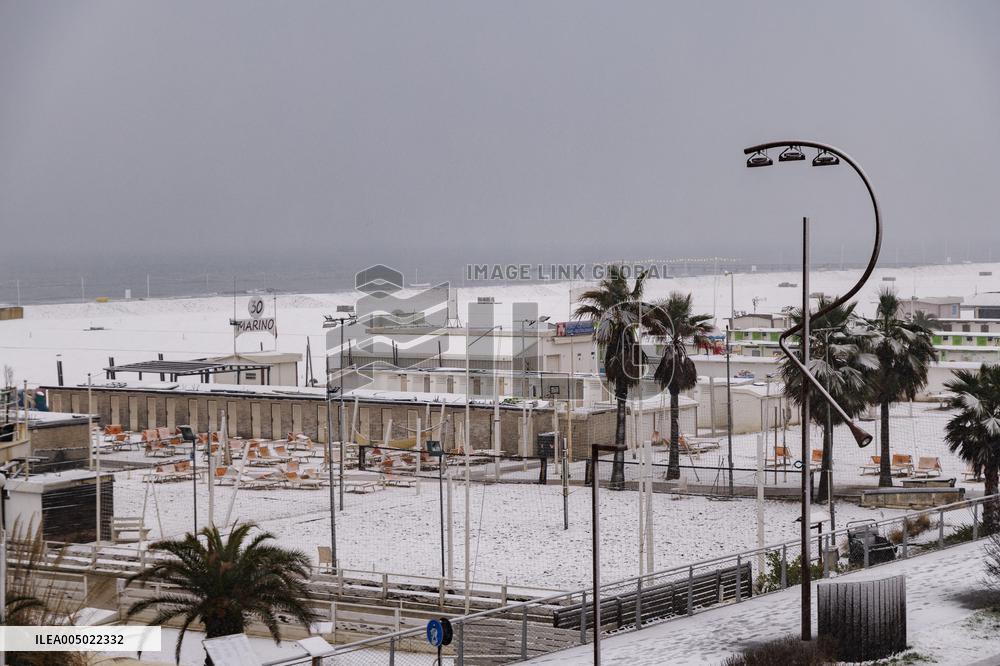 Heavy Snow Covers Beach On Epiphany - Rimini