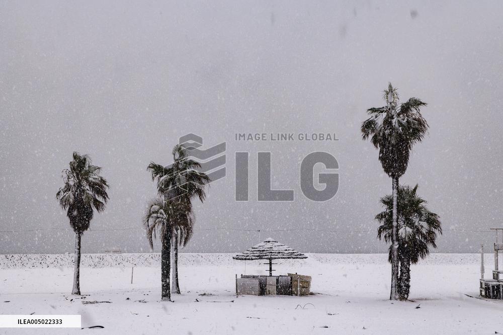 Heavy Snow Covers Beach On Epiphany - Rimini
