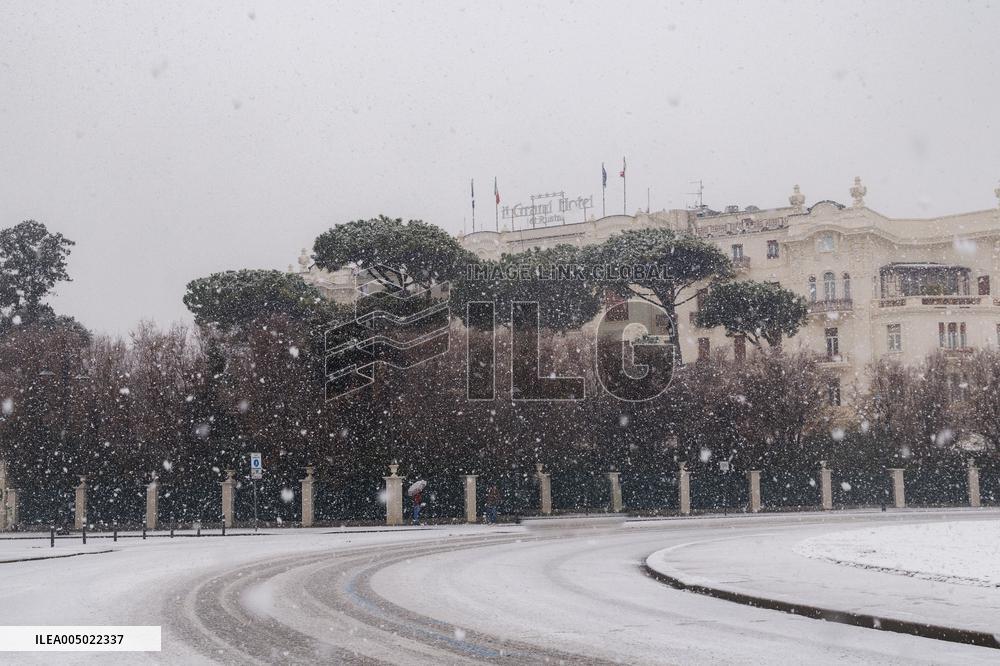 Heavy Snow Covers Beach On Epiphany - Rimini