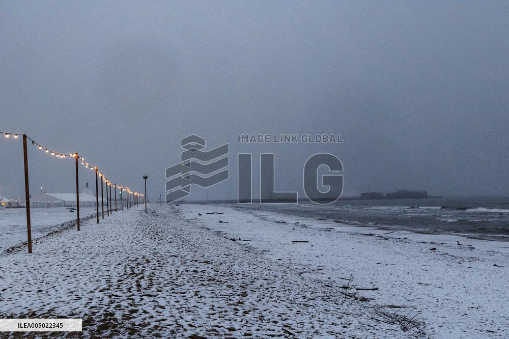 Heavy Snow Covers Beach On Epiphany - Rimini