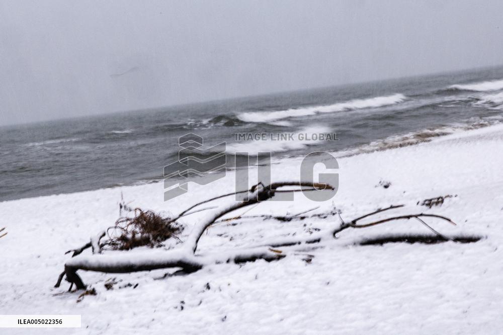 Heavy Snow Covers Beach On Epiphany - Rimini