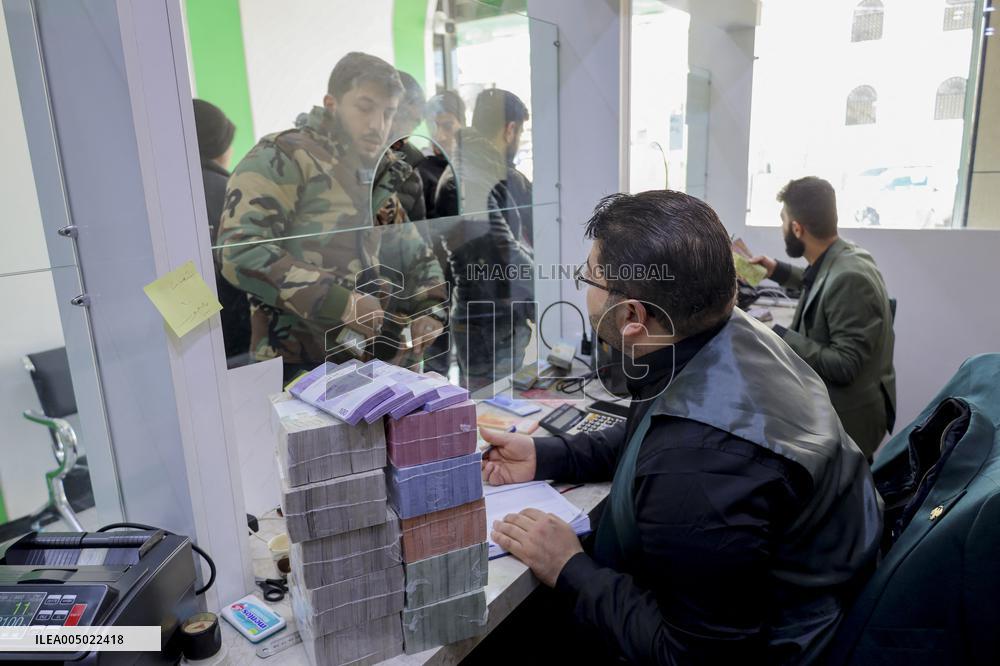Currency Trading Begins In Idlib - Syria