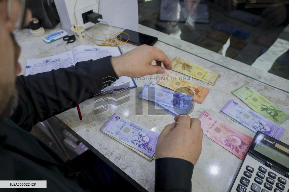Currency Trading Begins In Idlib - Syria