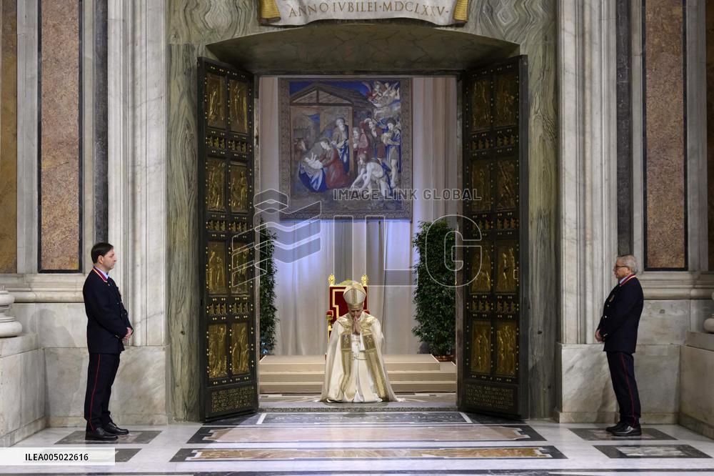 Pope Leo XIV Closes the Holy Door of St Peter s Basilica - Vatican