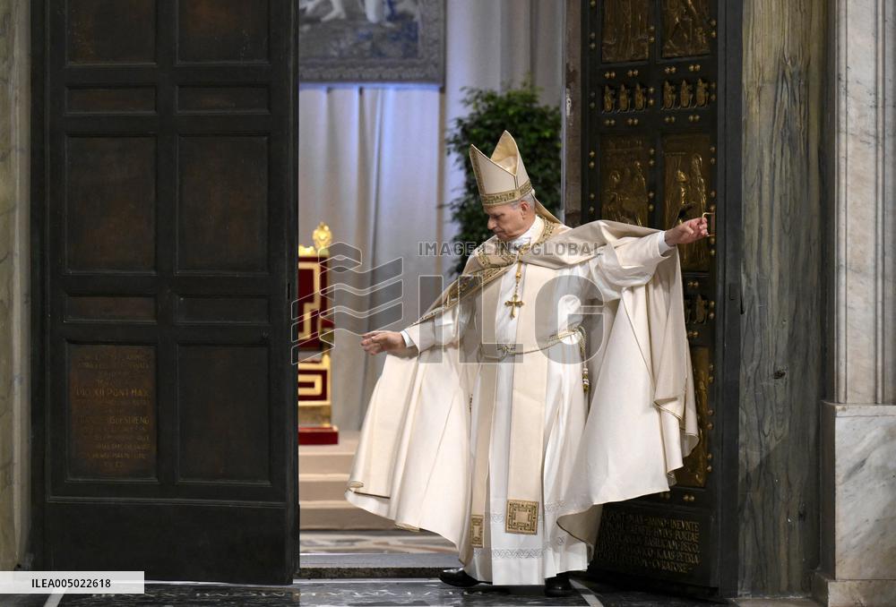 Pope Leo XIV Closes the Holy Door of St Peter s Basilica - Vatican