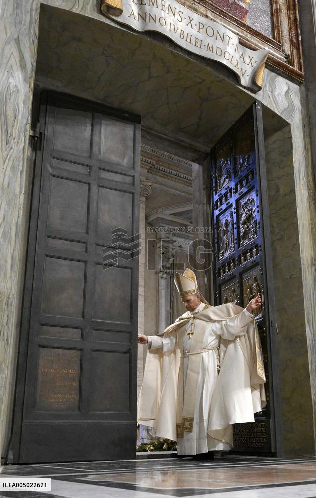 Pope Leo XIV Closes the Holy Door of St Peter s Basilica - Vatican