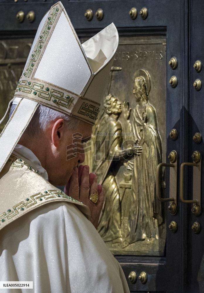 Pope Leo XIV Closes the Holy Door of St. Peter's Basilica - Vatican