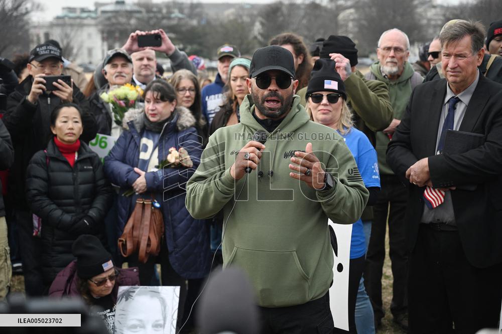 Prominent January 6 defendants march to the US Capitol to mark 5 years since attack