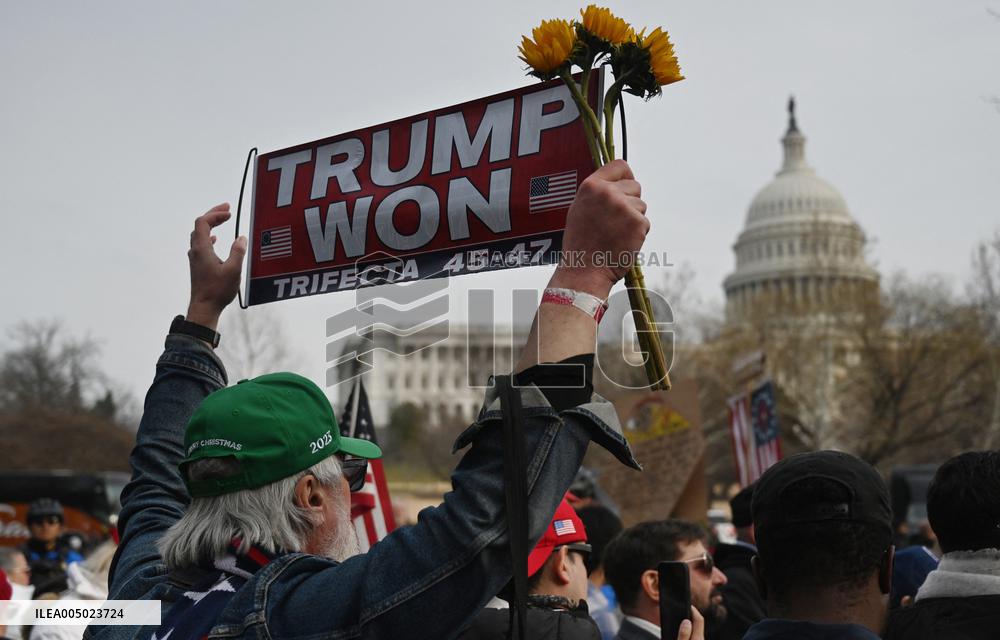 Prominent January 6 defendants march to the US Capitol to mark 5 years since attack