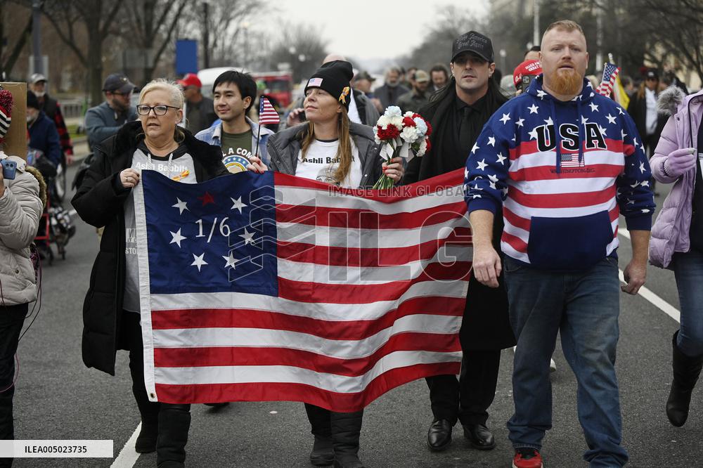 Prominent January 6 defendants march to the US Capitol to mark 5 years since attack