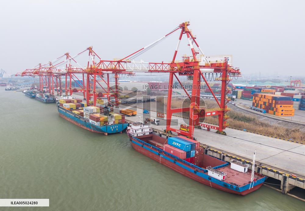 Yangtze River Mainline Ports Cargo Throughput