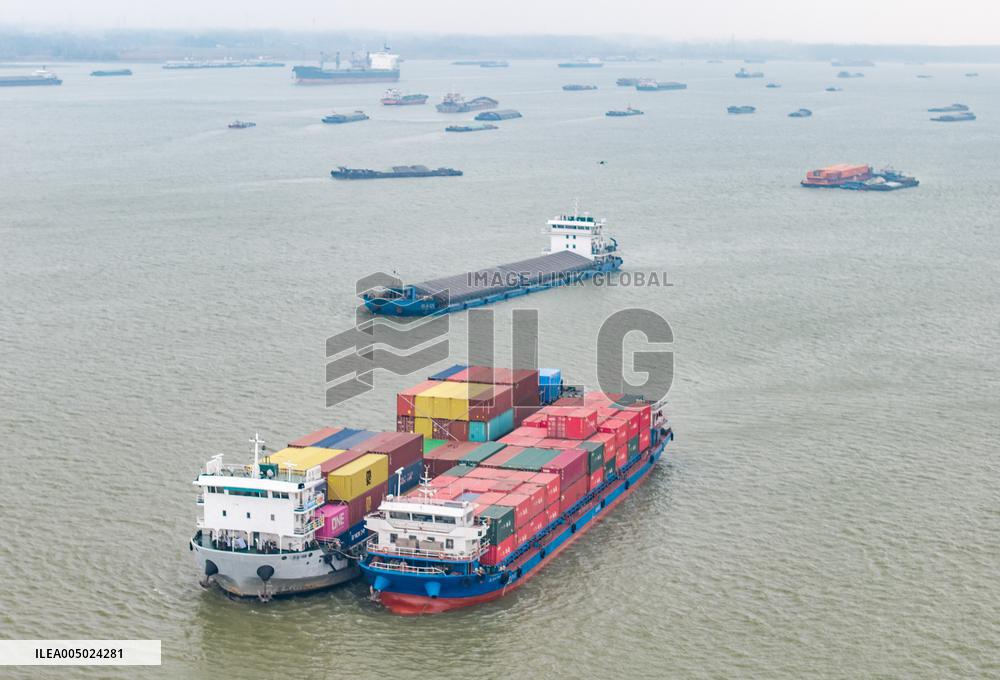 Yangtze River Mainline Ports Cargo Throughput
