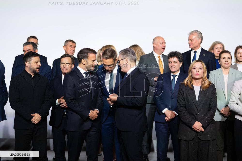 Coalition of the Willing Summit - Family Photo - Paris