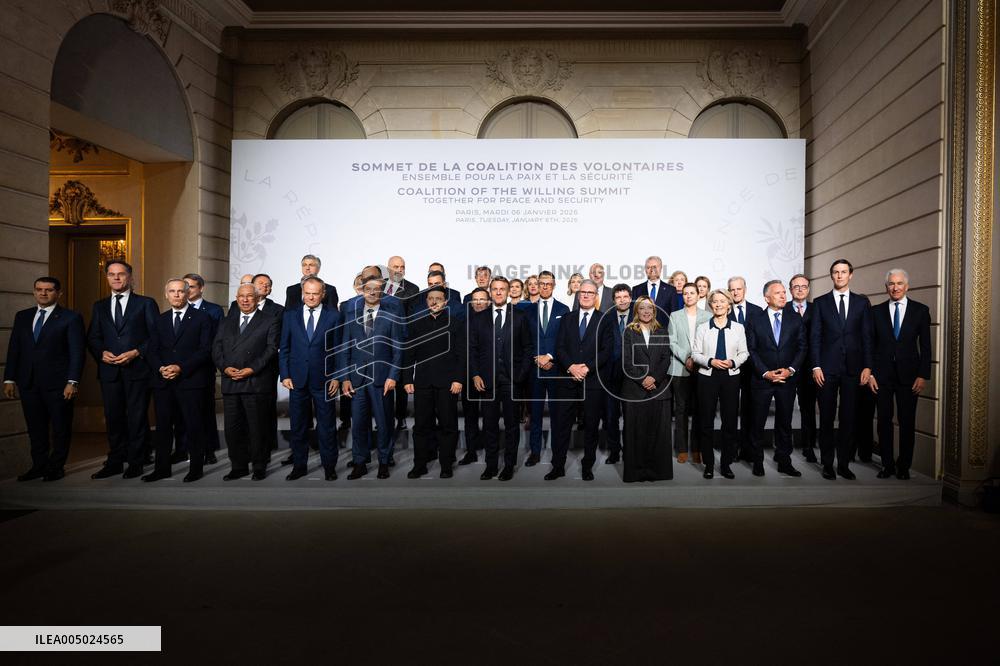 Coalition of the Willing Summit - Family Photo - Paris