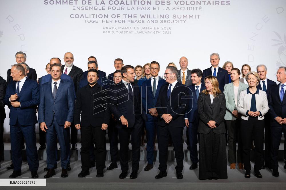 Coalition of the Willing Summit - Family Photo - Paris