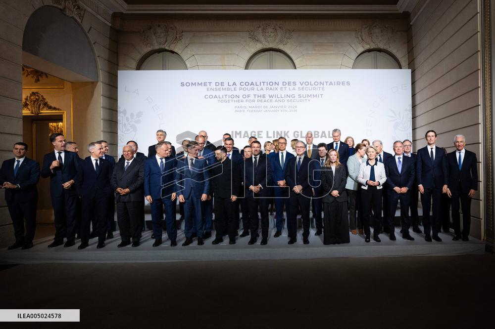 Coalition of the Willing Summit - Family Photo - Paris