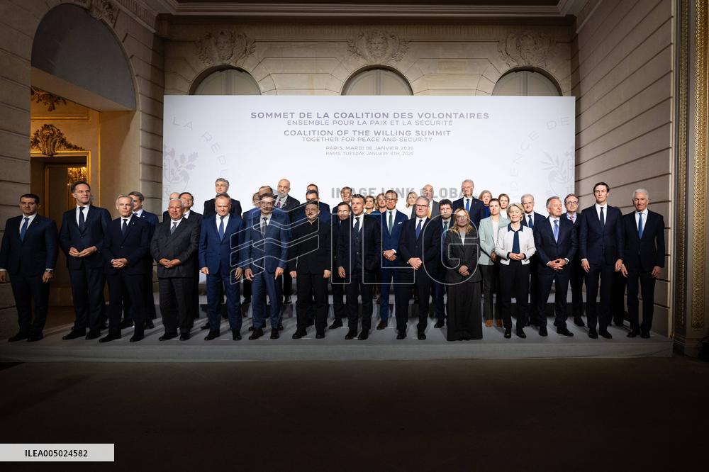 Coalition of the Willing Summit - Family Photo - Paris