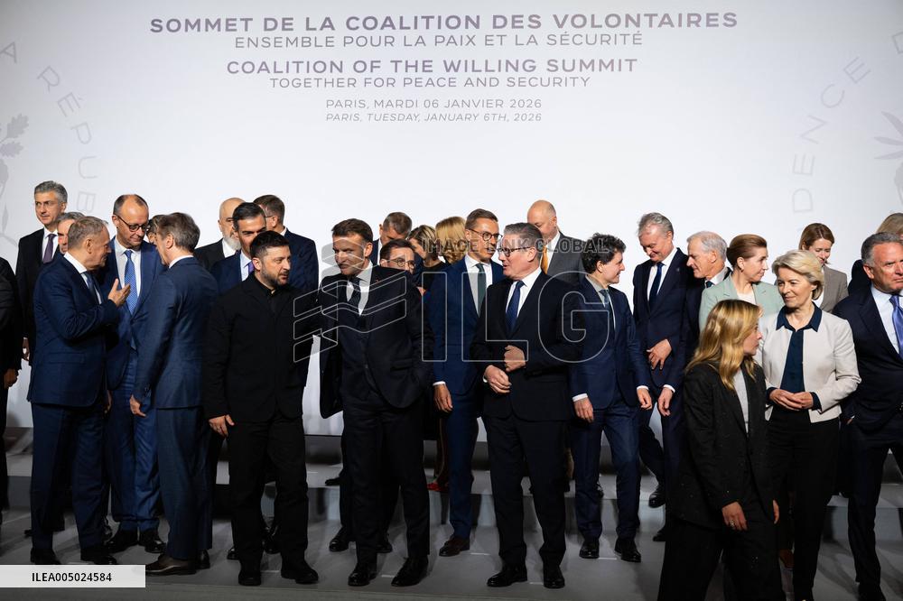Coalition of the Willing Summit - Family Photo - Paris