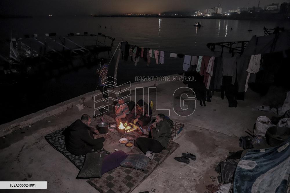 Displaced Palestinians at Gaza Seaport