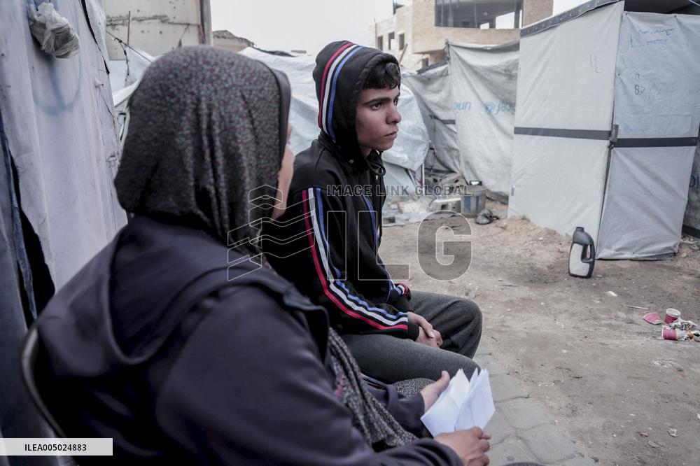Displaced Palestinians at Gaza Seaport