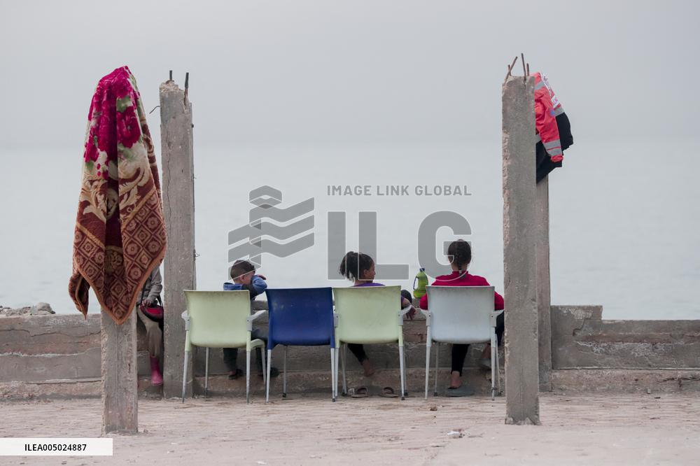 Displaced Palestinians at Gaza Seaport