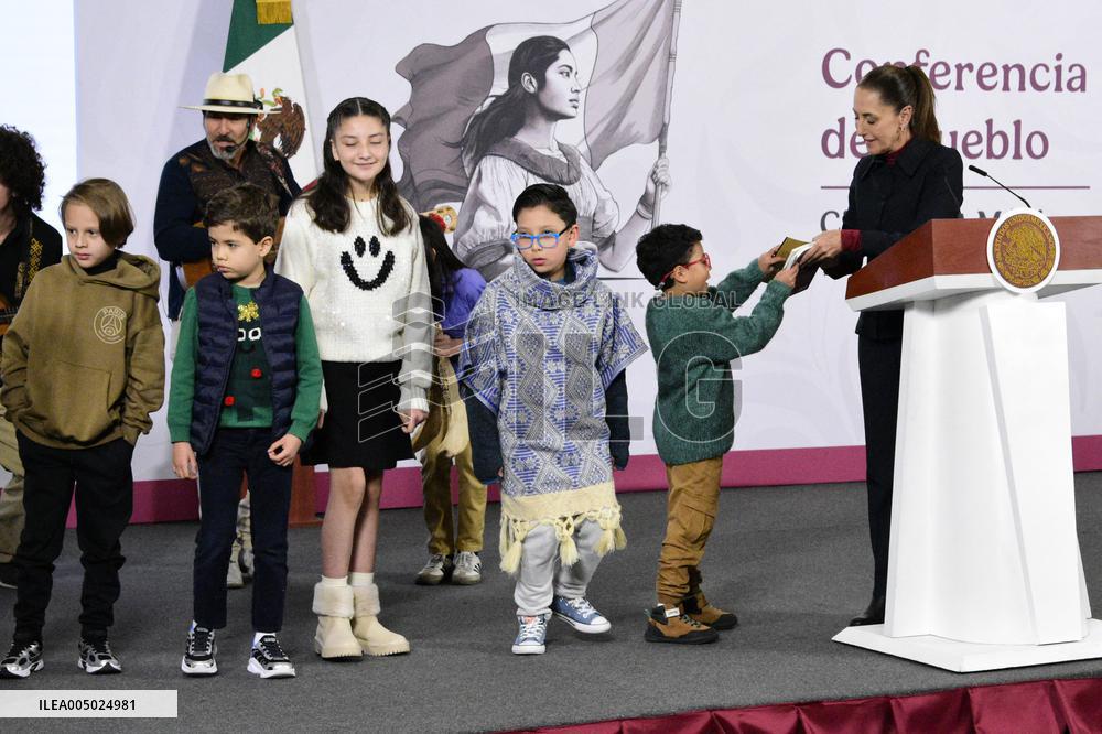 Mexican President Claudia Sheinbaum Holds Briefing Conference - Mexico