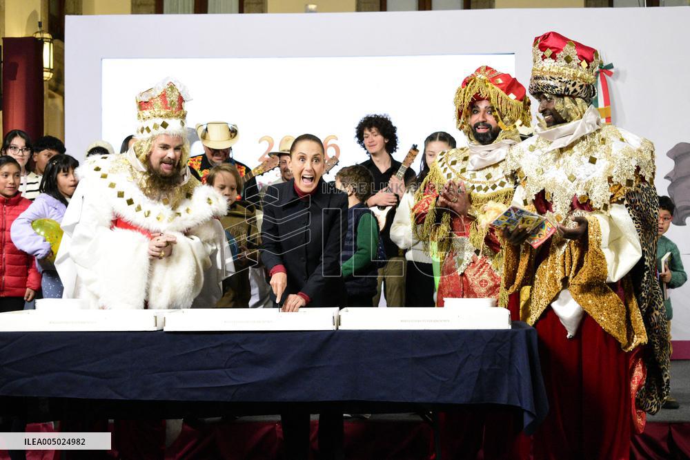 Mexican President Claudia Sheinbaum Holds Briefing Conference - Mexico