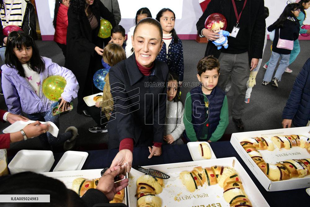 Mexican President Claudia Sheinbaum Holds Briefing Conference - Mexico