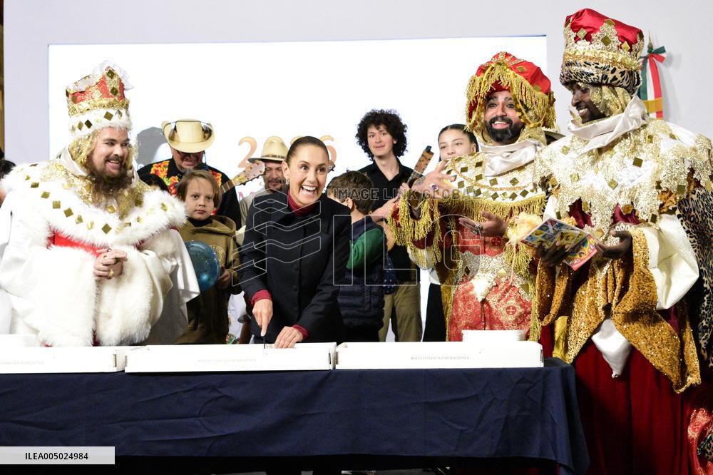 Mexican President Claudia Sheinbaum Holds Briefing Conference - Mexico