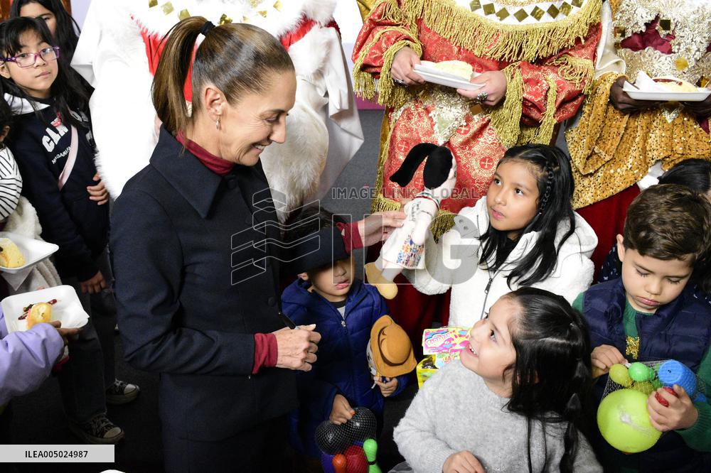 Mexican President Claudia Sheinbaum Holds Briefing Conference - Mexico