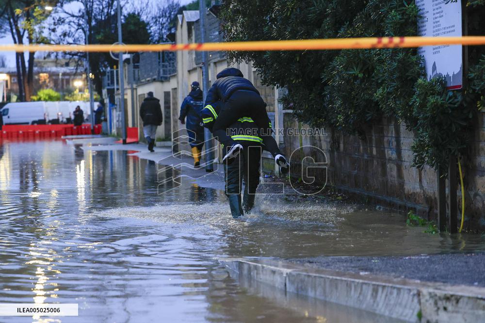 Heavy Rain Causes Red Alert For Aniene River - Rome