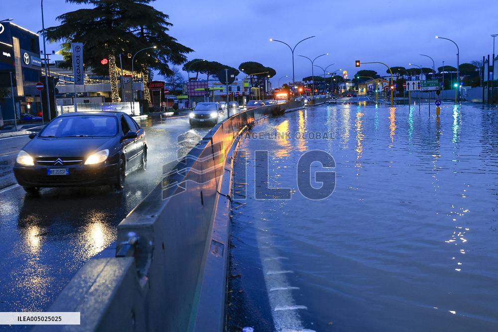 Heavy Rain Causes Red Alert For Aniene River - Rome